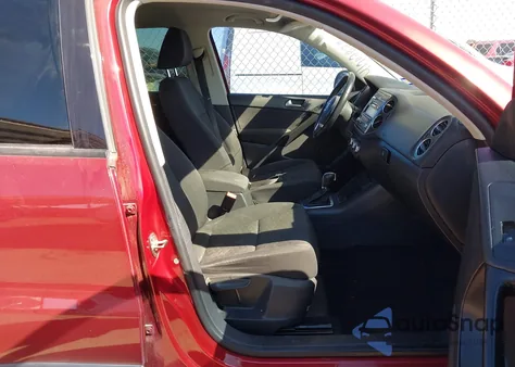 2013 Volkswagen Tiguan S из США, поврежденный, VIN WVGBV7AX2DW006816